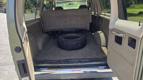 2004 Ford E-Series E-150 XLT