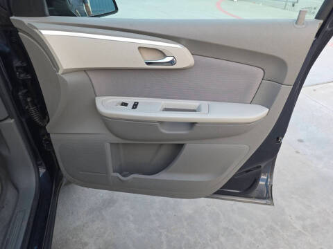 2011 Chevrolet Traverse LS