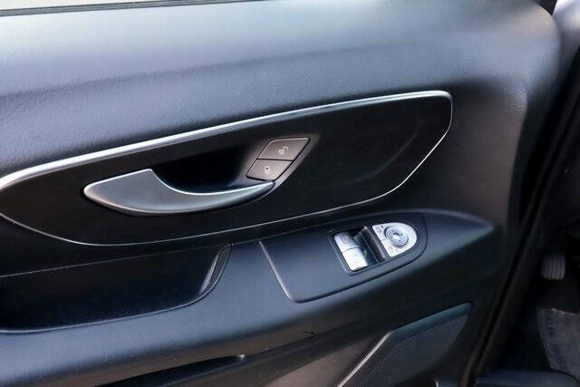 2022 Mercedes-Benz Metris Passenger