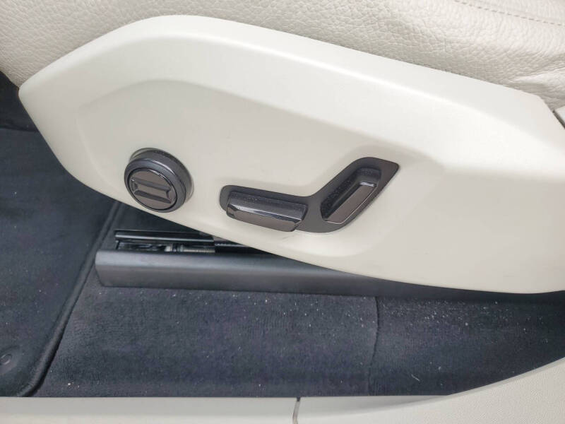 2024 Volvo XC90 B5 Core Bright Theme