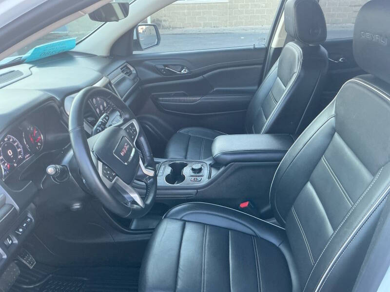 2023 GMC Acadia Denali