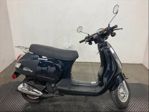 2023 WOLF BRAND SCOOTERS LUCKY 50 for sale at LA 12 Motors in Durham NC