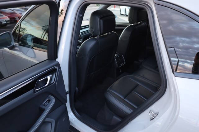 2023 Porsche Macan S