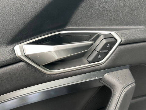 2024 Audi Q8 e-tron quattro Premium Plus