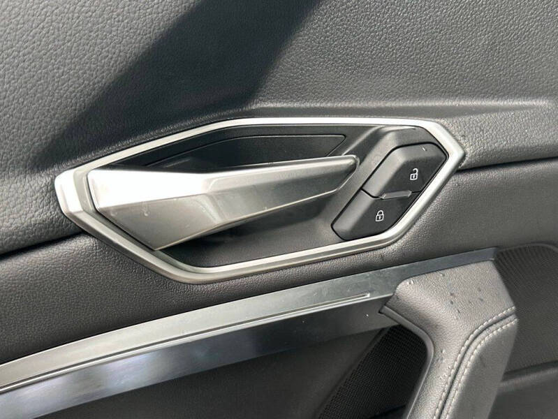 2024 Audi Q8 e-tron quattro Premium Plus