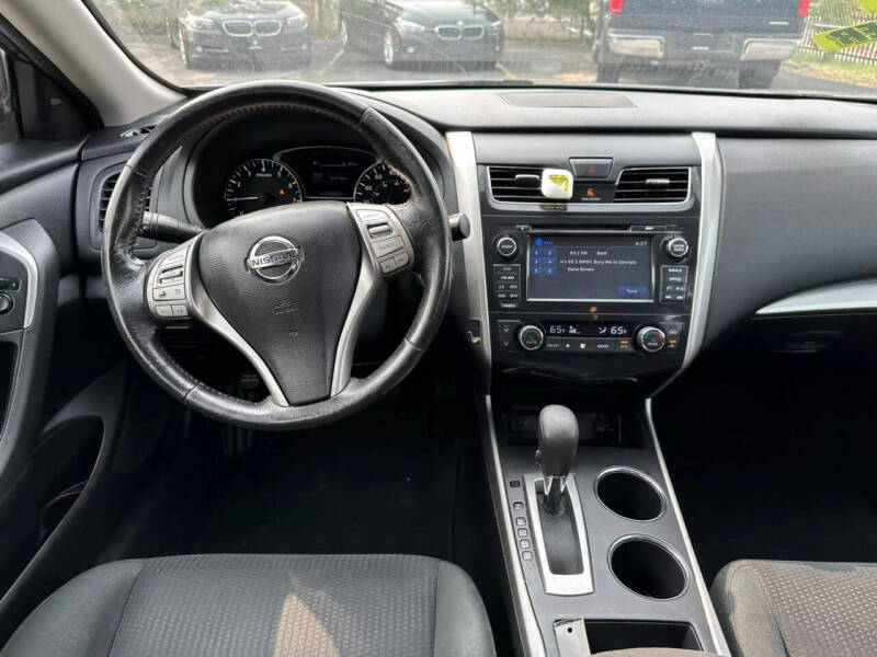 2015 Nissan Altima null photo 14