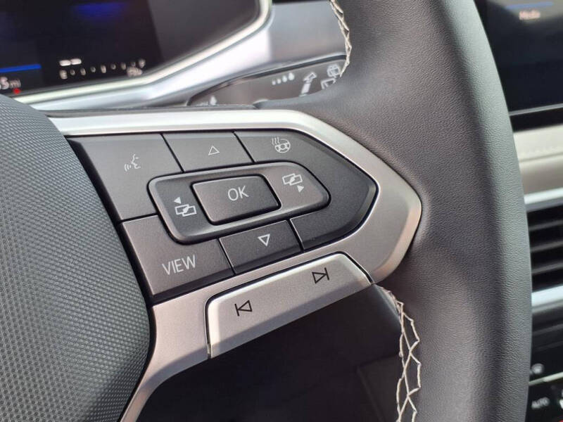 2025 Volkswagen Taos SE