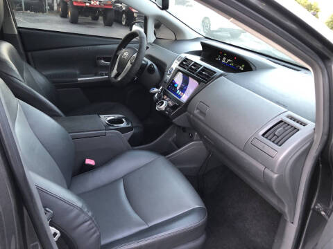 2012 Toyota Prius v Five