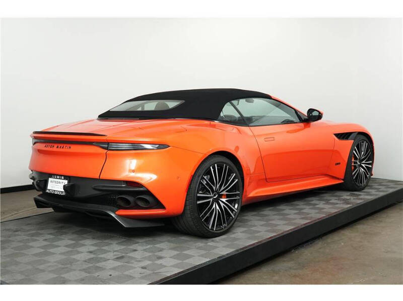 2022 Aston Martin DBS Superleggera