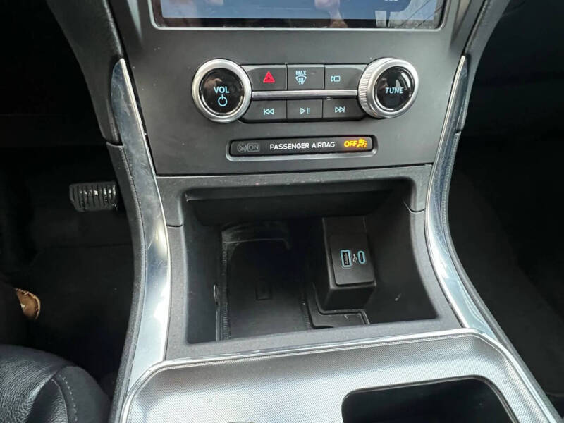 2022 Ford Edge Titanium