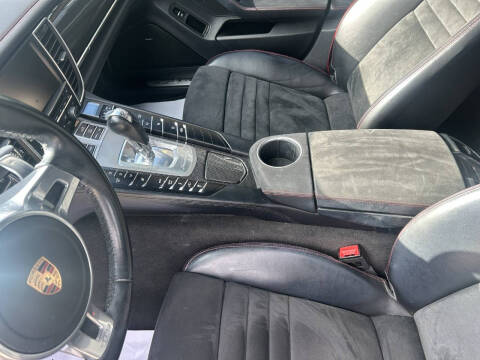 2016 Porsche Panamera GTS