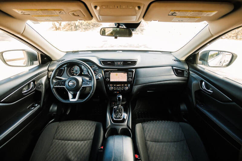 2020 Nissan Rogue SV