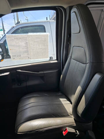 2017 Chevrolet Express 2500