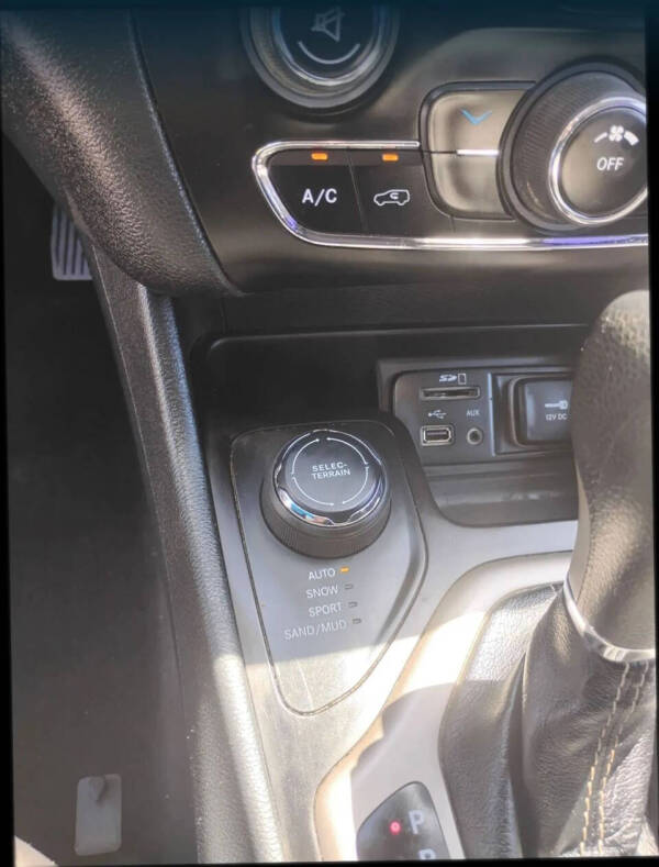2016 Jeep Cherokee Latitude Altitude