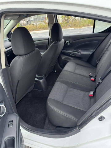 2018 Nissan Versa SV