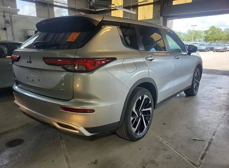 2022 Mitsubishi Outlander SE Launch Edition
