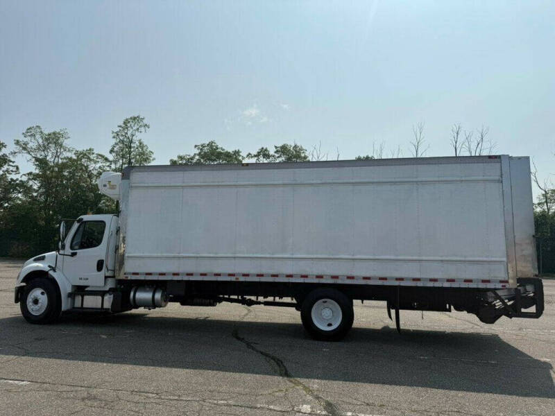 2016 Freightliner M2 106