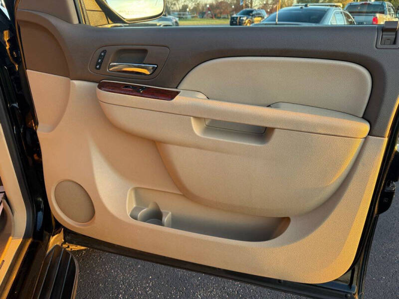 2013 Chevrolet Avalanche LTZ Black Diamond