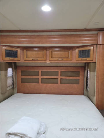 2010 Newmar Ventana 3933