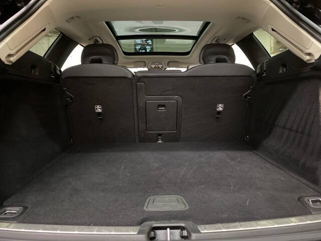 2025 Volvo XC60 B5 Plus Dark Theme