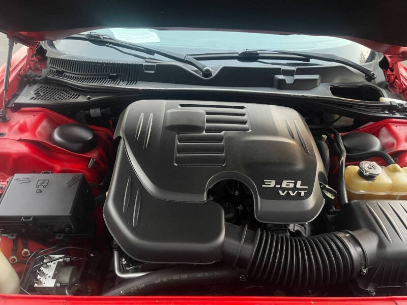 2016 Dodge Challenger SXT Plus
