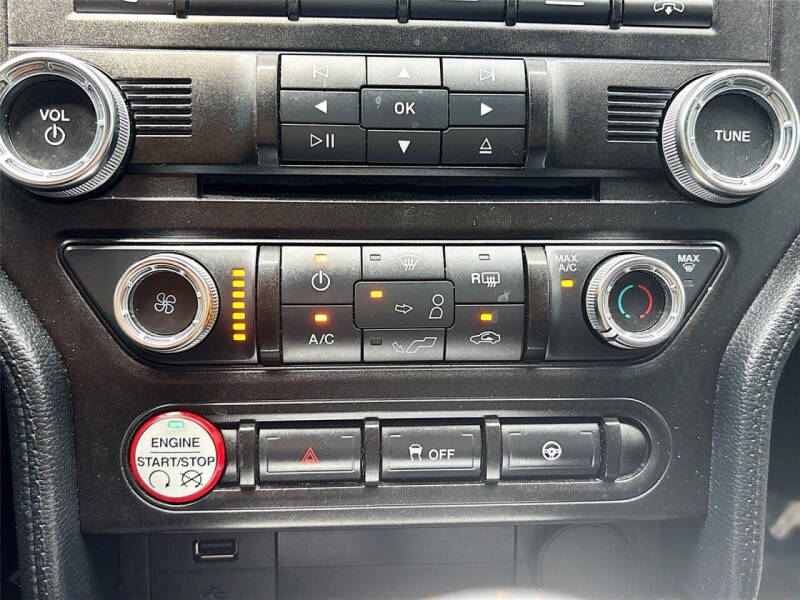 2017 Ford Mustang V6