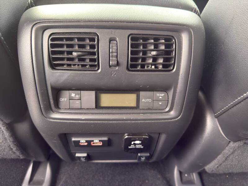 2020 Nissan Pathfinder SL