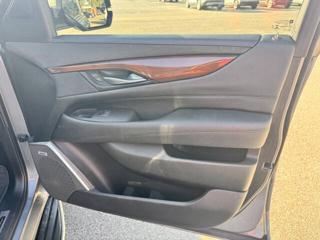 2018 Cadillac Escalade Luxury