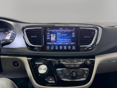 2018 Chrysler Pacifica Hybrid Limited