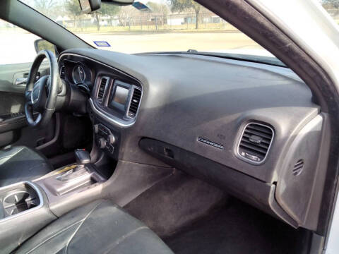 2015 Dodge Charger SE