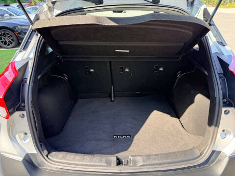 2019 Nissan Kicks SR