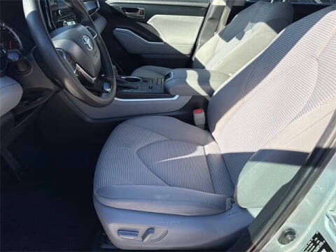 2020 Toyota Highlander L