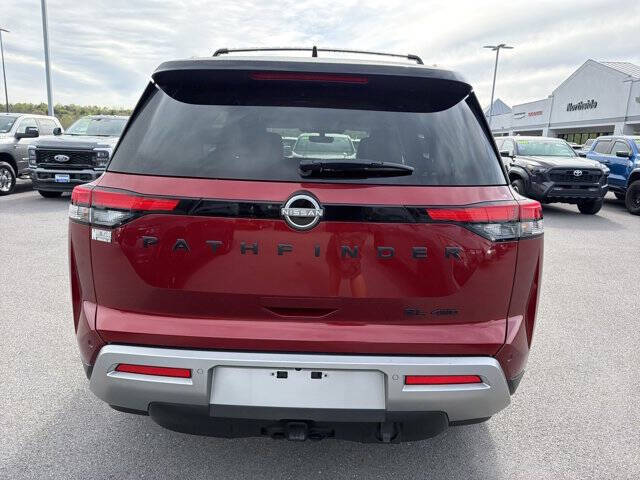 2024 Nissan Pathfinder SL