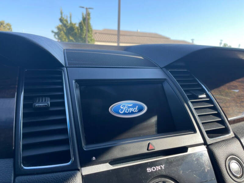 2017 Ford Taurus Limited