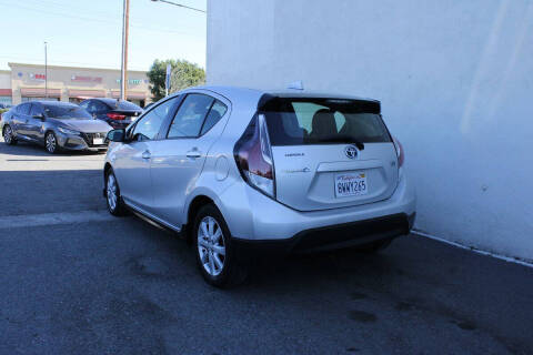 2017 Toyota Prius c One