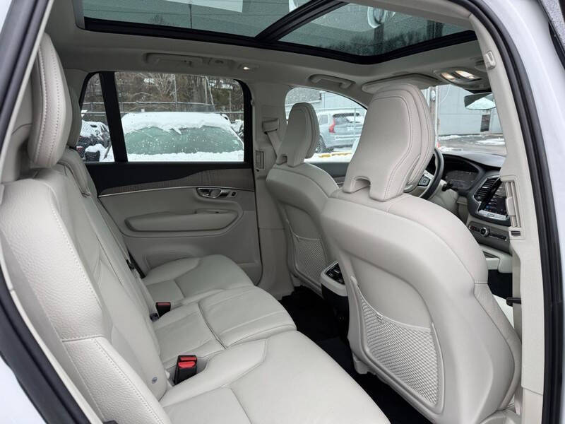 2023 Volvo XC90 B5 Plus Bright Theme