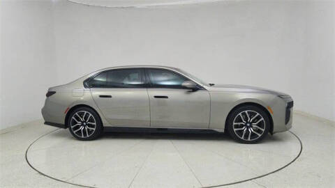 2023 BMW 7 Series 740i