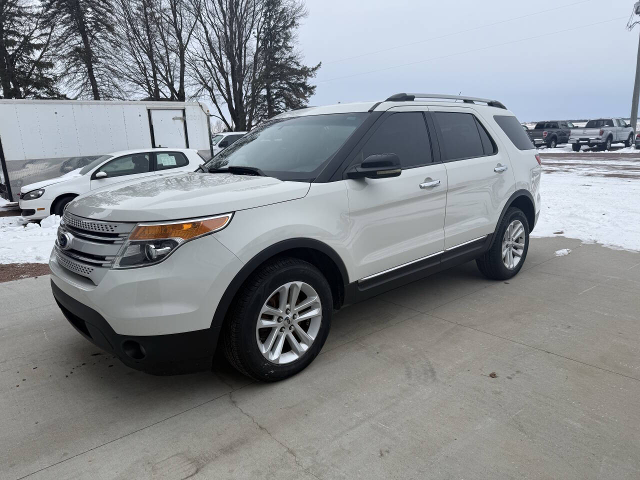 White 2011 Ford Explorer XLT AWD XLT 4dr SUV 1