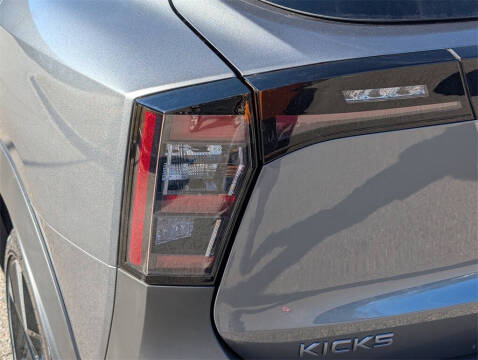 2025 Nissan Kicks SR