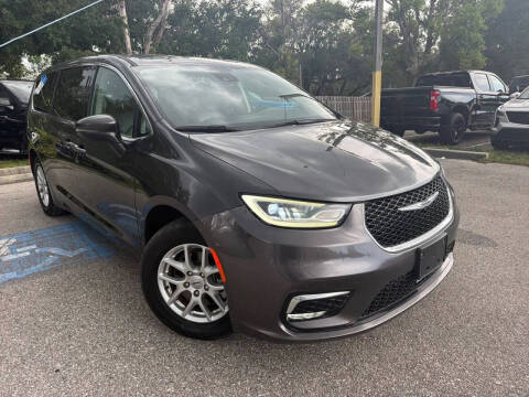 2023 Chrysler Pacifica Touring L