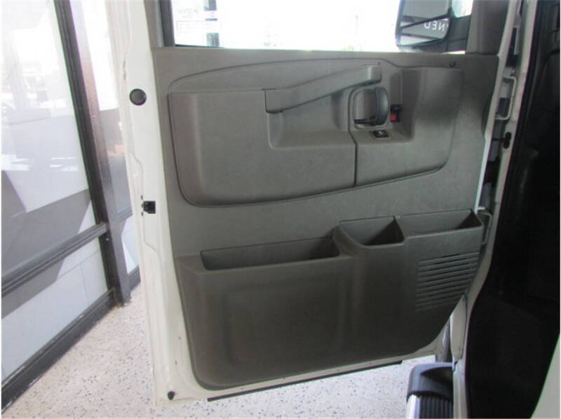 2017 Chevrolet Express LT 2500