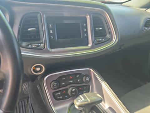 2017 Dodge Challenger SXT