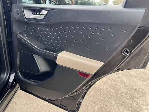 2020 Ford Escape Hybrid Titanium