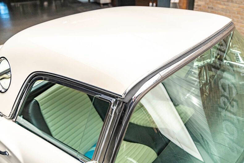 1957 Ford Thunderbird