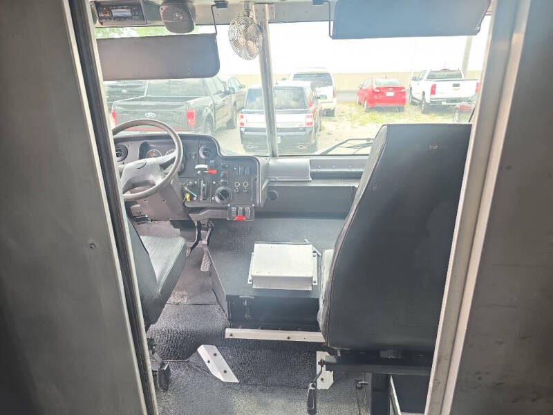 2015 Freightliner MT45 Chassis