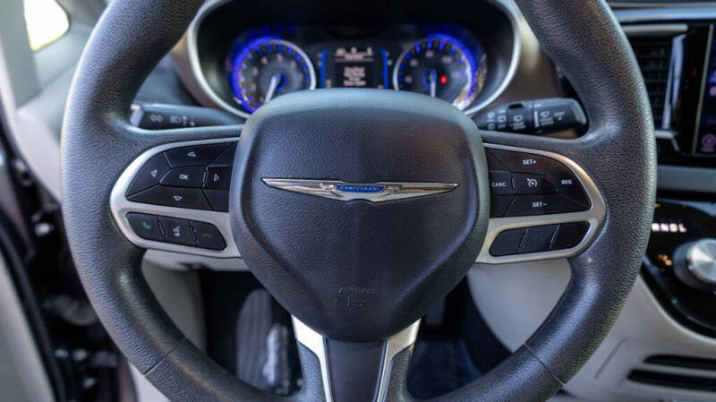 2017 Chrysler Pacifica Touring-L