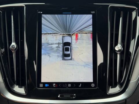 2024 Volvo S60 B5 Plus Black Edition