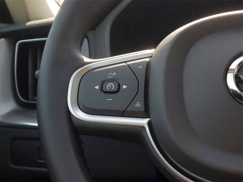 2025 Volvo XC60 B5 Core Dark Theme