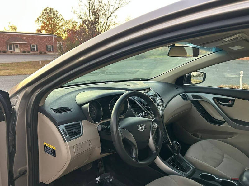 2014 Hyundai Elantra SE