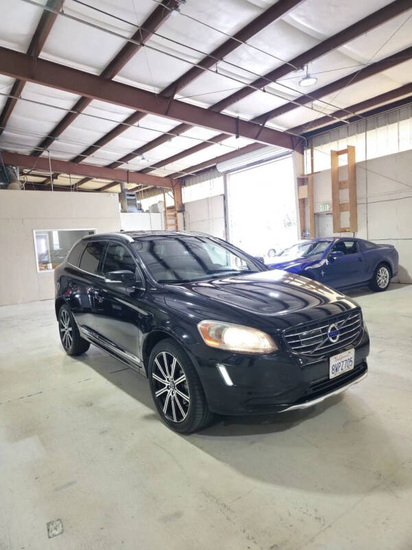 2015 Volvo XC60 T6 Platinum